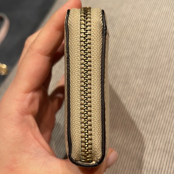 Kate Spade wallet - Picture 6 of 9